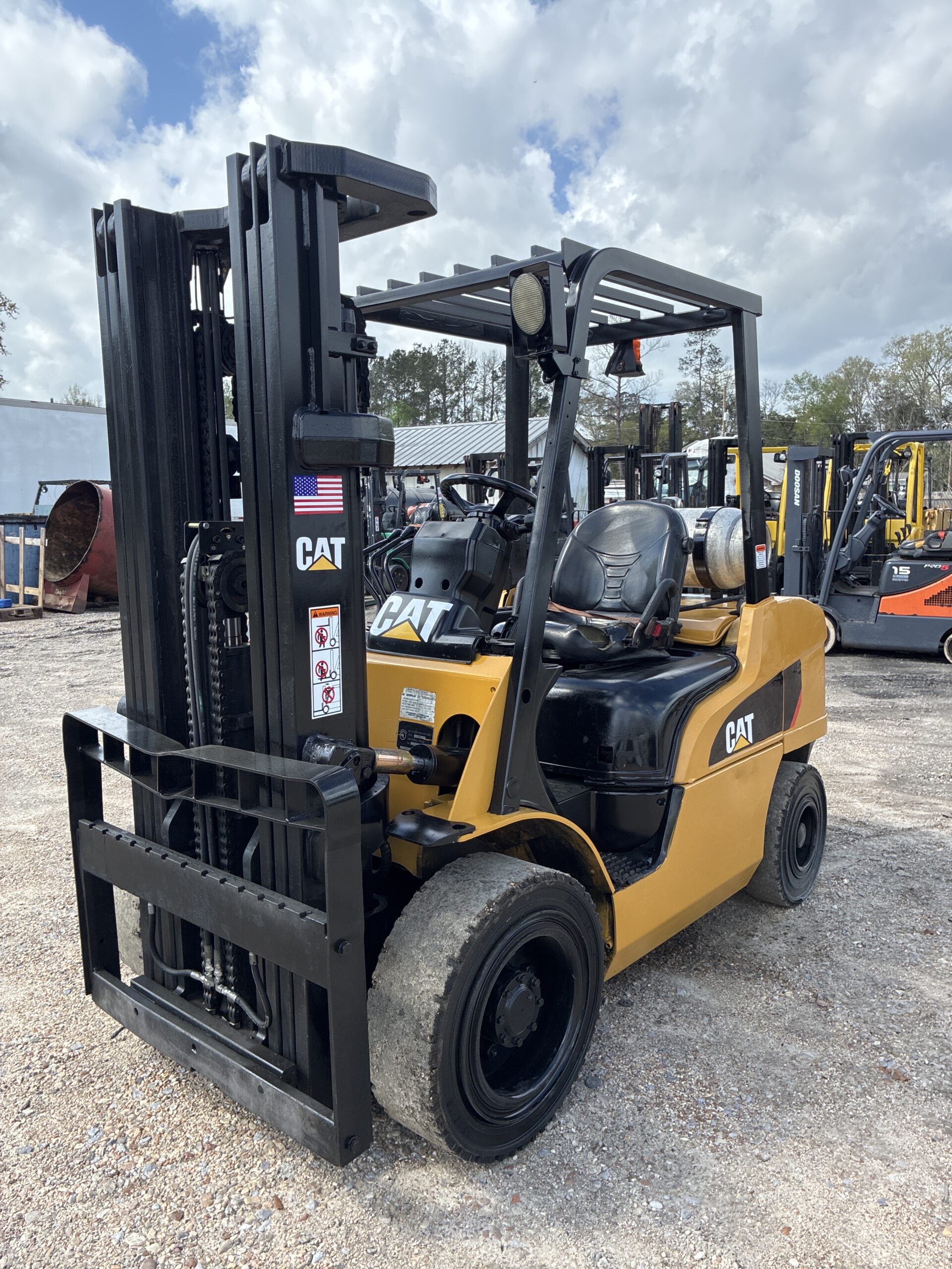 2003 Caterpillar 2P6000 LPG Forklift – 6,000 lb Capacity